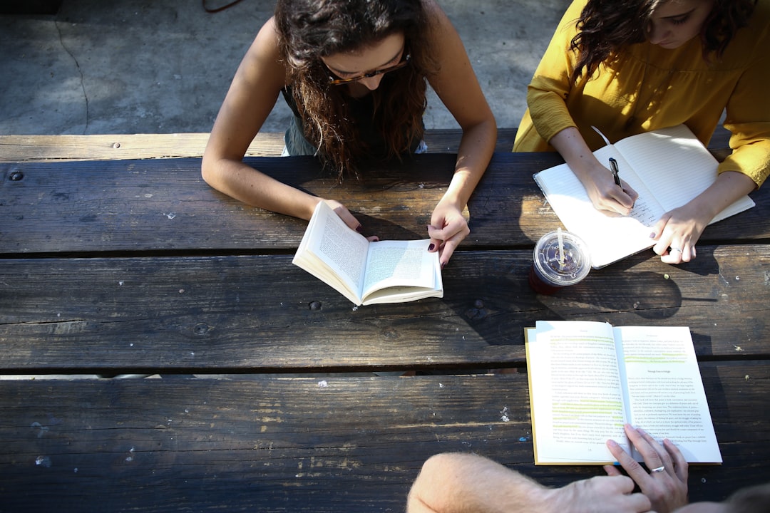 découvrez tout ce que vous devez savoir sur l'année scolaire : calendrier, événements importants, conseils pour réussir et bien plus encore pour maximiser votre expérience éducative.