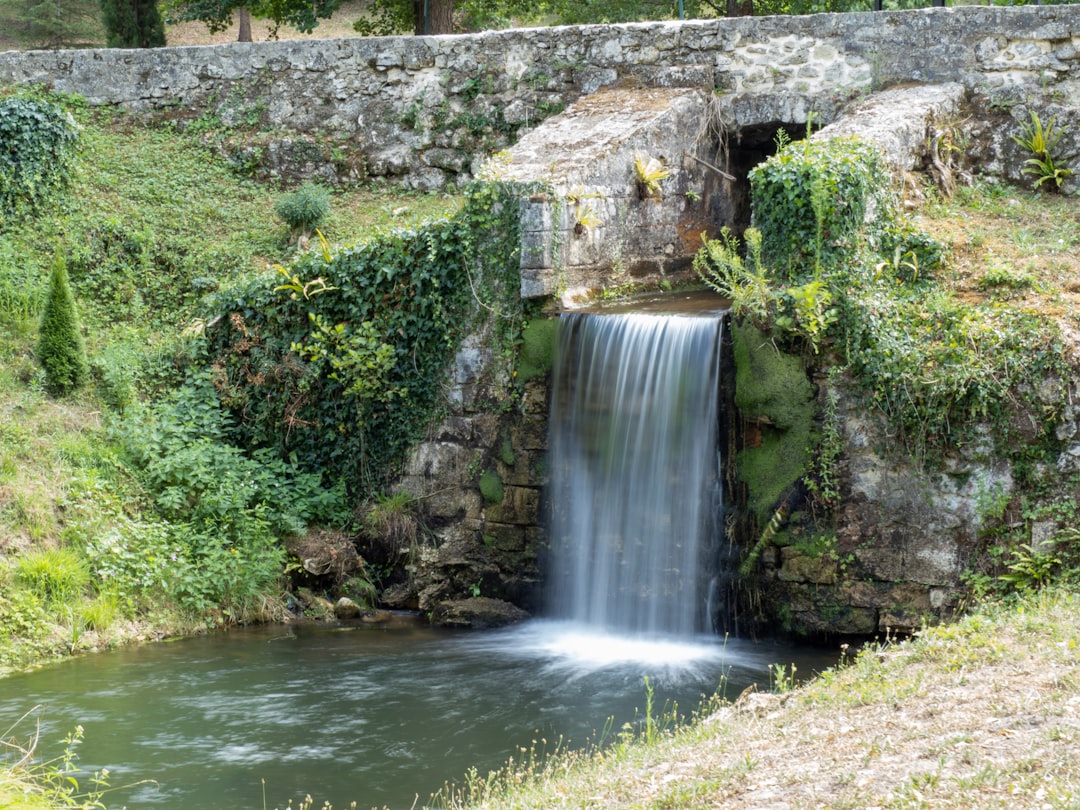 découvrez cazeneuve, un lieu riche en histoire et en culture, où le patrimoine et la beauté naturelle se rencontrent. explorez ses paysages pittoresques, ses monuments emblématiques, et plongez dans l'authenticité de ce charmant village français.